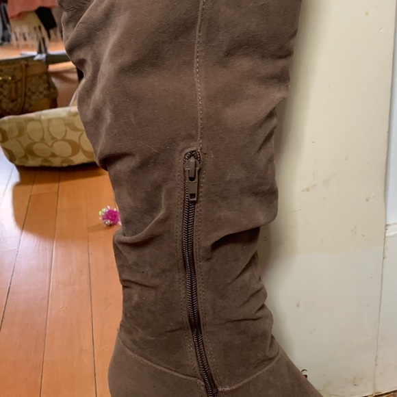 Shoe Dazzle Boots - Picture 7 of 8